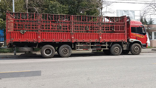 偉博物流貨運(yùn)卡車